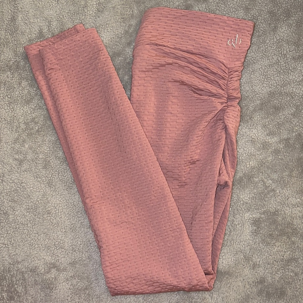 Pink CSB crop shop boutique booty scrunch leggings